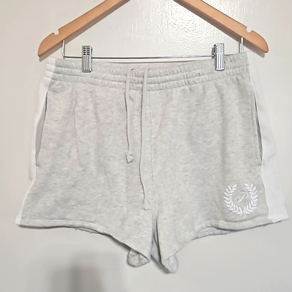 Vs Pink shorts sz L